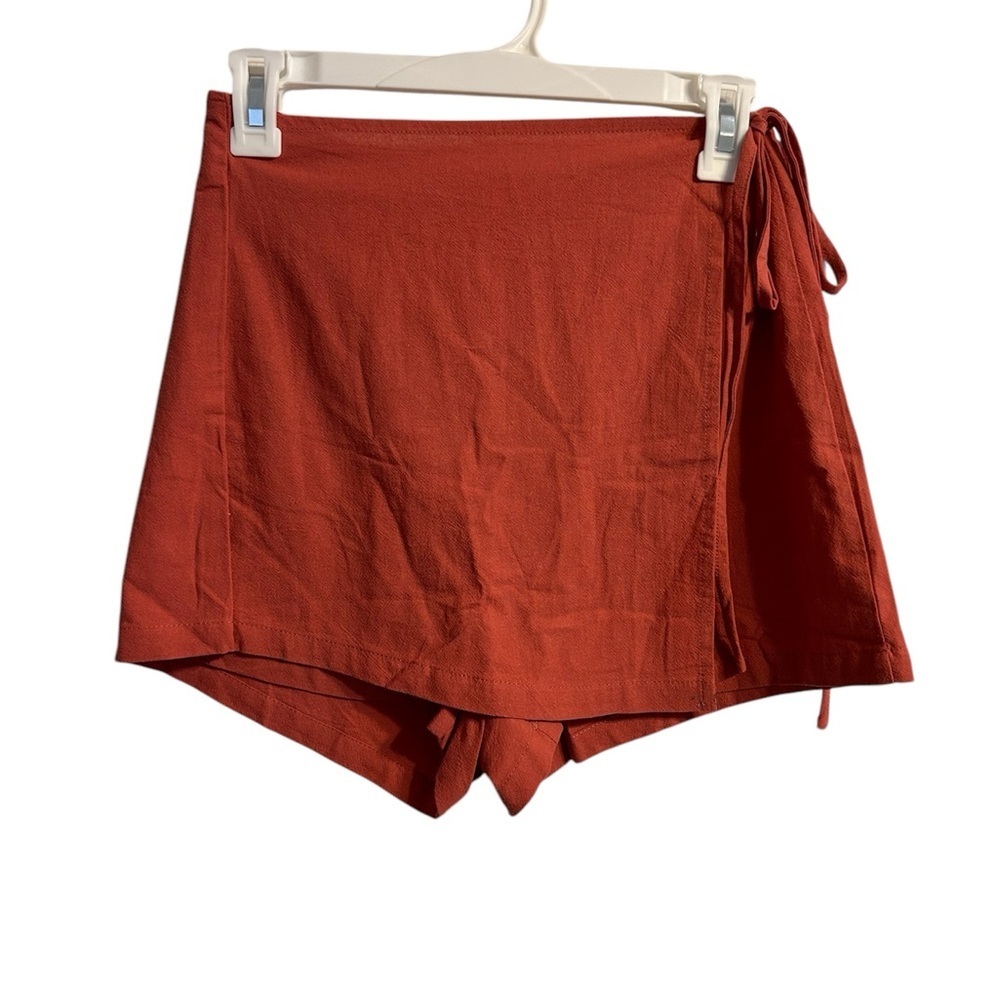 NWOT dark mauve skort size 6